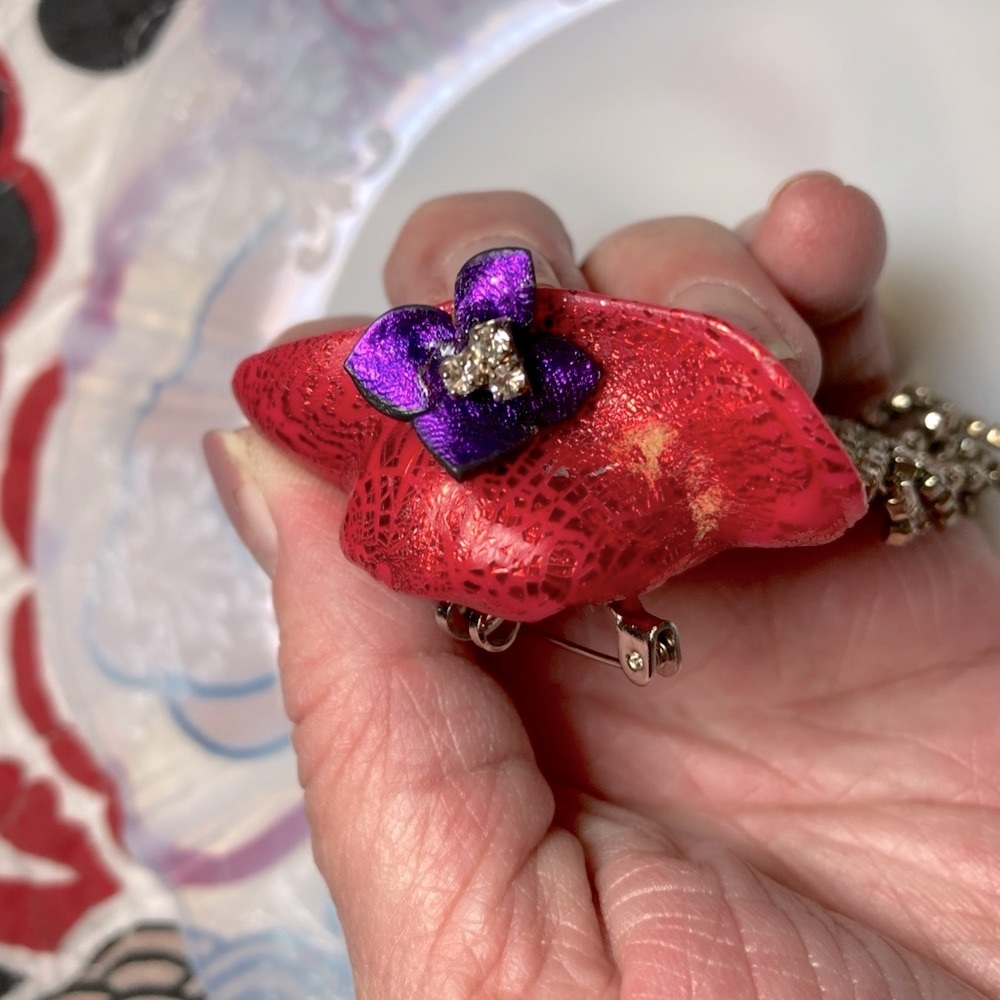 ALL FACETED CRYSTALS HAND PAINTED LADY Pendant Brooch Pin DÉCOLLETÉ OOAK - Picture 2 of 8